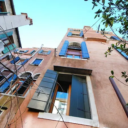 Apartment Cannaregio 1082 *